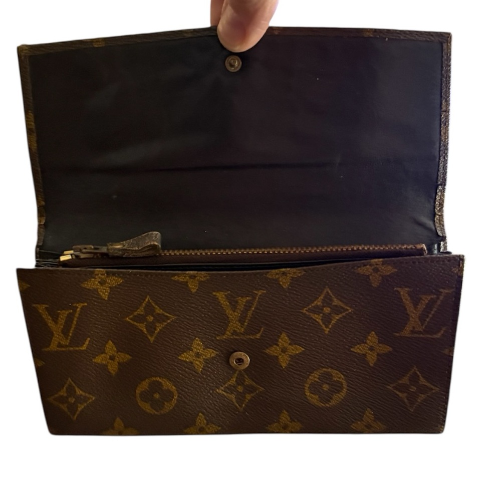 SOLD!! Vintage Louis Vuitton Monogram Sarah Long Wallet - Classic Envelope Style - Picture 6 of 8